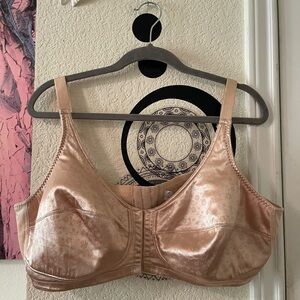 Plus Size Womens beige bra size 44C pre-owned